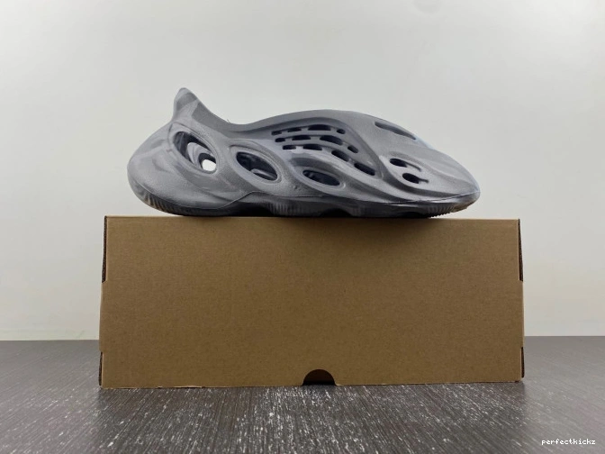 Granite MX Yeezy IE4931 Foam Adidas RNR 0818